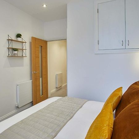 Host & Stay - Apartment One, Hudsons Yard House Whitby Bagian luar foto